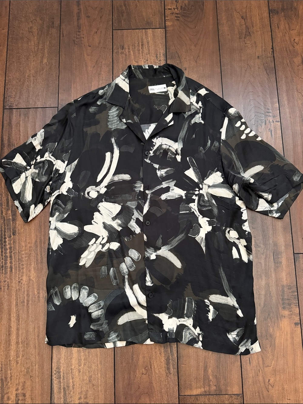 Zara- Men's Black & White Abstract Print Short Sleeve Shirt